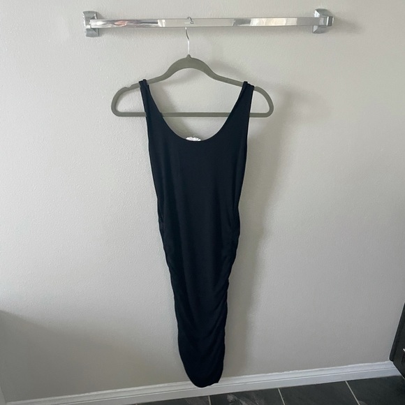 Ingrid & Isabel  Maternity Dress - Picture 3 of 3